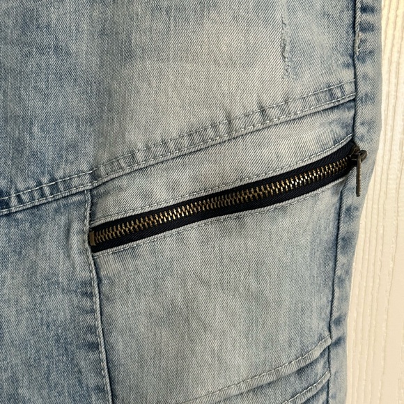 South Pole |  Light Wash Skinny Jeans with Black Accents | Size 34/30 - Picture 4 of 7